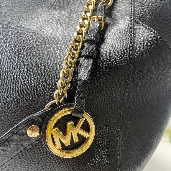 Michael Kors Black Jet Set Shoulder Bag - Picture 11 of 12